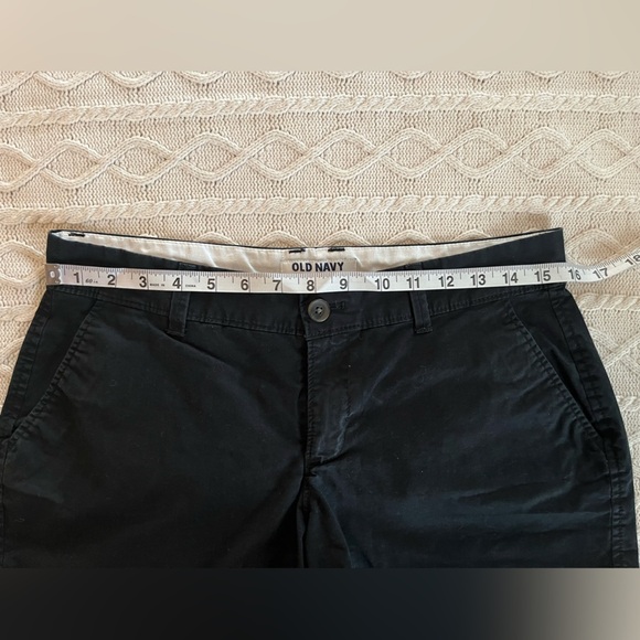 Old Navy Black Khaki Everyday Shorts, cotton & spandex blend, Women’s size 4 - Picture 9 of 9